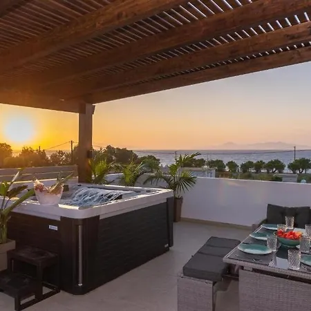 Odyssea View & Hot Jacuzzi Front Apartament